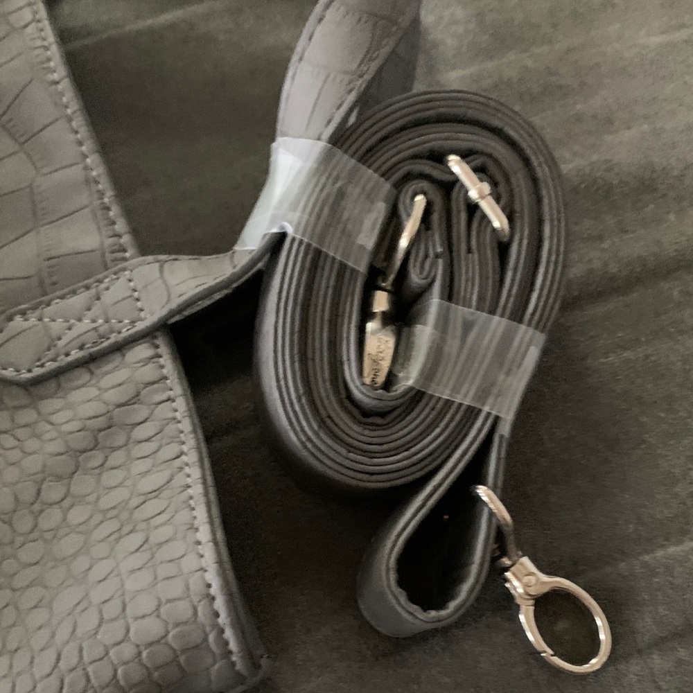 Thirty-One Gray Croc-Embossed Tote with Strap - Picture 12 of 12